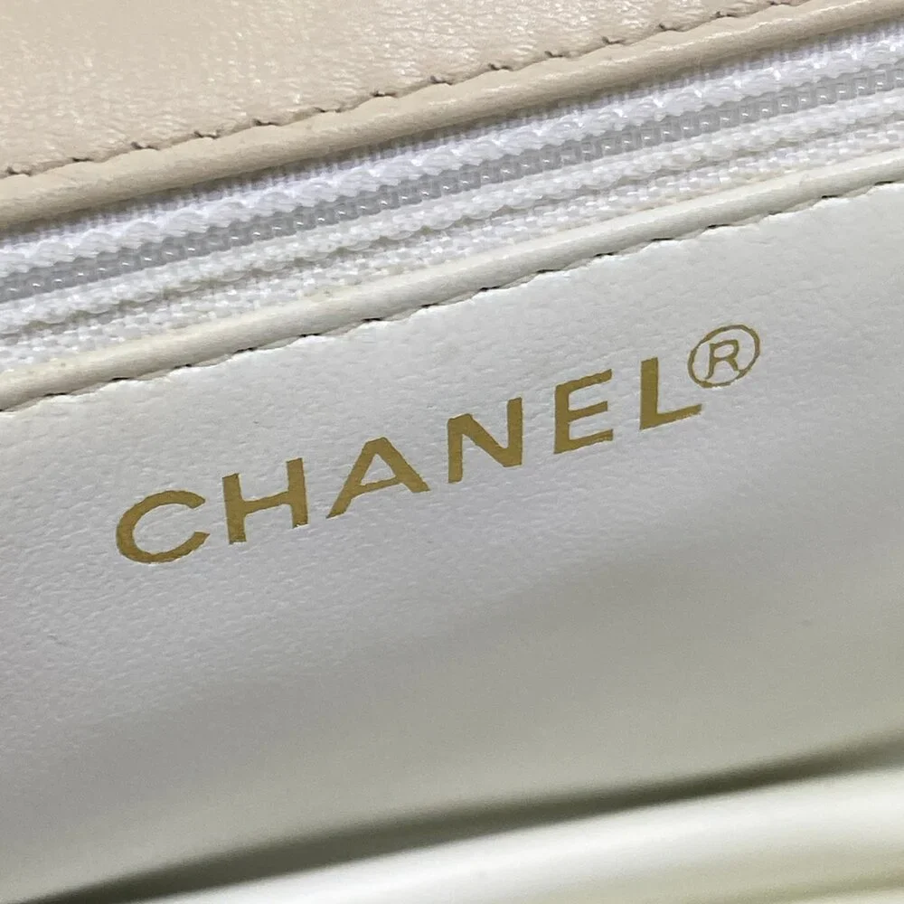 Chanel Matelasse Shoulder Bag Cream Gold